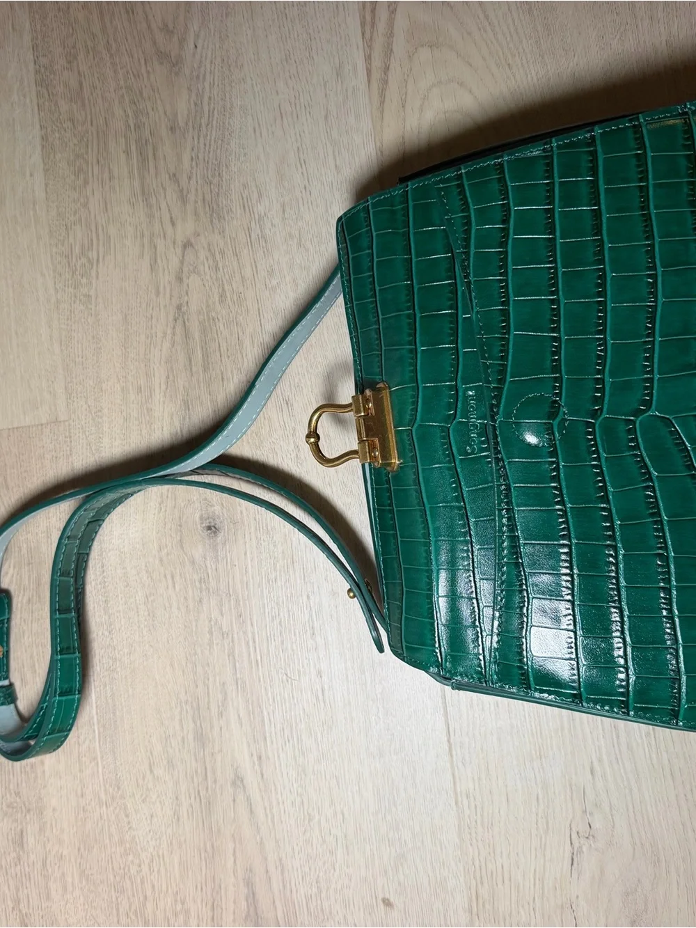 Songmont Green Croc-Embossed Shoulder Bag with Gold-Tone Clasp